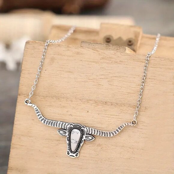 NWT White Turquoise Longhorn Bull Head Boho Necklace - Picture 12 of 12
